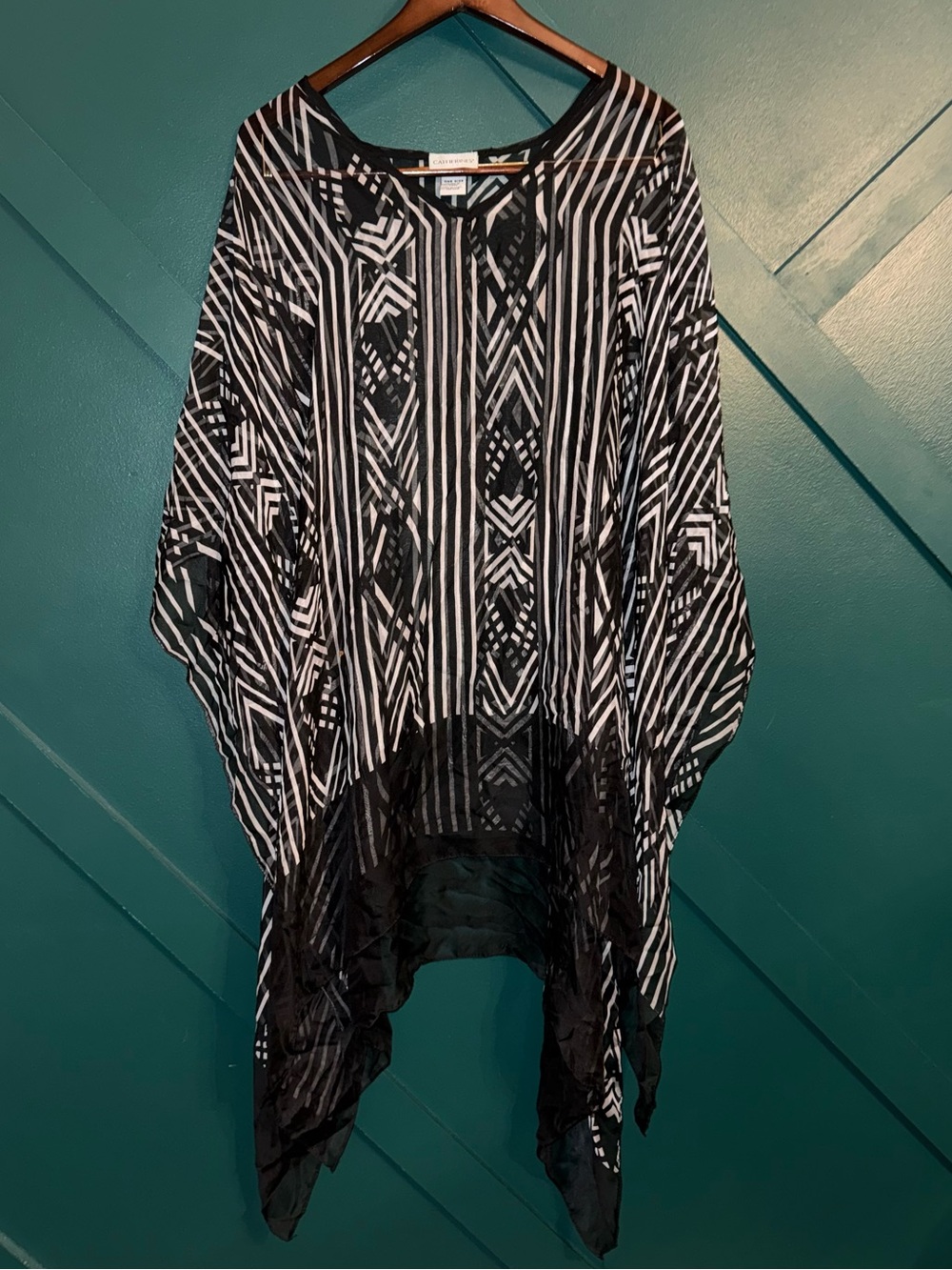 Catherines Black and White Geometric Open-Front Kimono